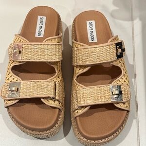 Steve Bigschmona Madden Sandal